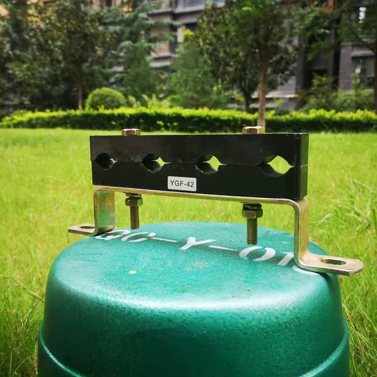 预分支电缆夹具多少米安装一个,山东电缆固定夹具生产供应