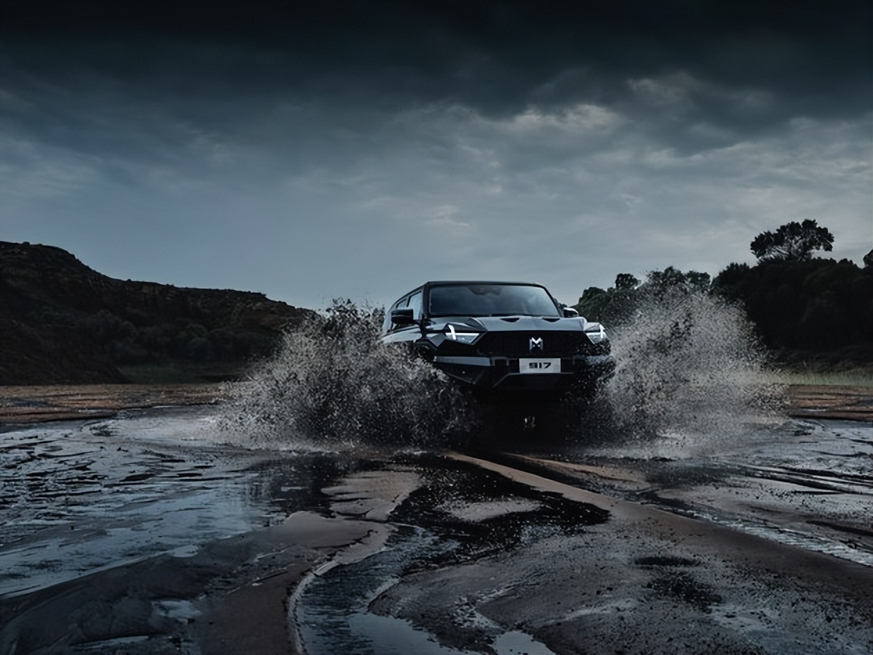 猛士越野车新物种,猛士917硬派越野车型