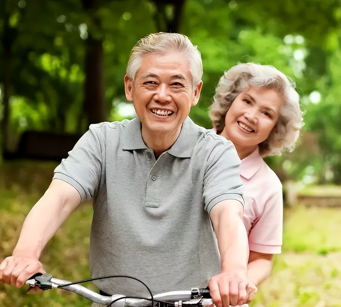 老年夫妻同住有什么益处,老年夫妻相处有什么好处