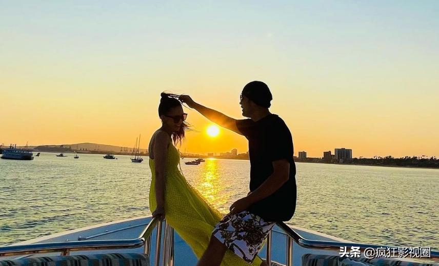 昆凌海边秀身材,昆凌晒扎马尾照片