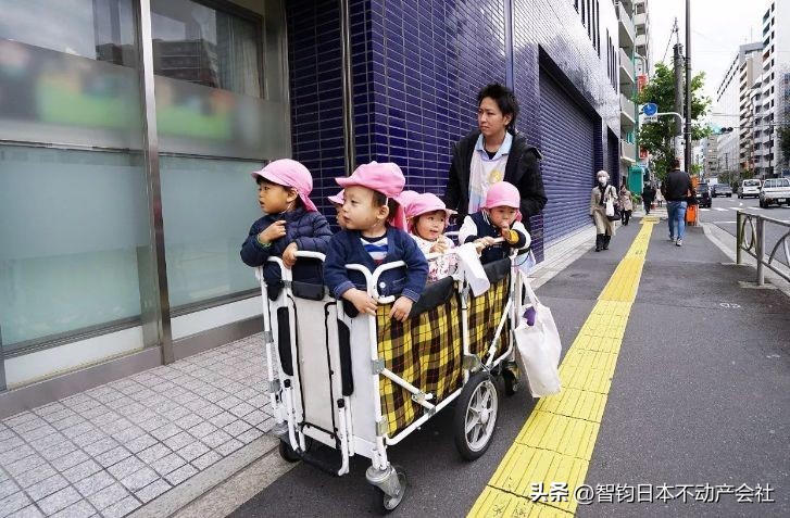 日本想增加新生儿数量，靠“给钱、给钱”有用吗？