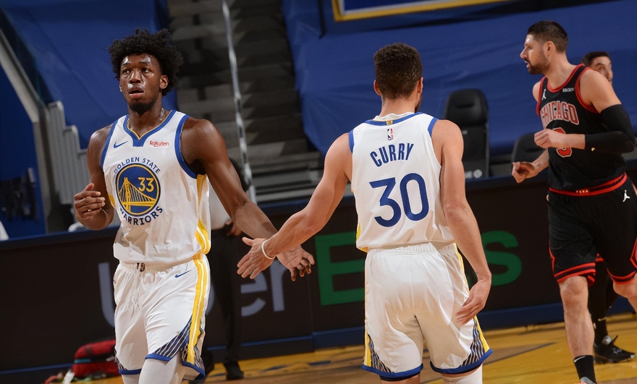 库里4年2亿续约,勇士队今年能拿冠军库里现况如何