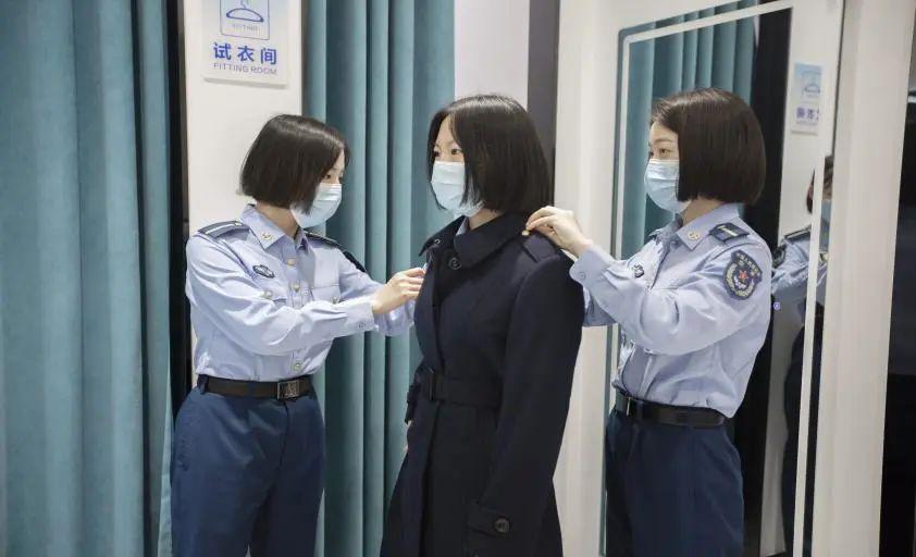 部队被装开箱,部队被装