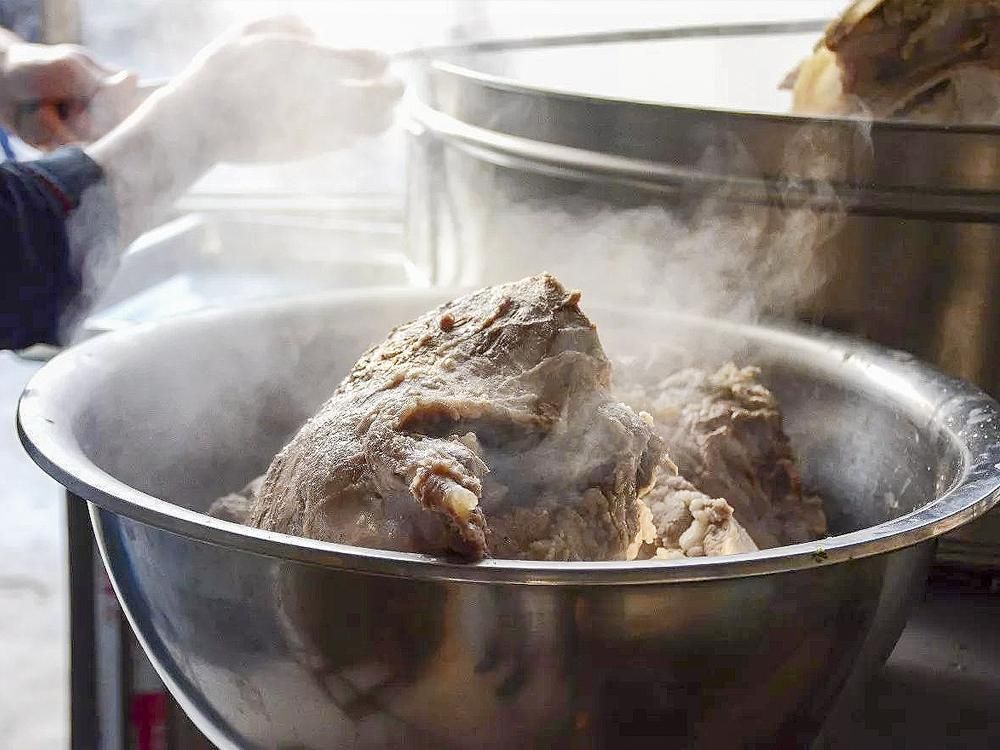 白汤单县羊肉汤正宗做法全过程,品味鲜正宗单县羊肉汤