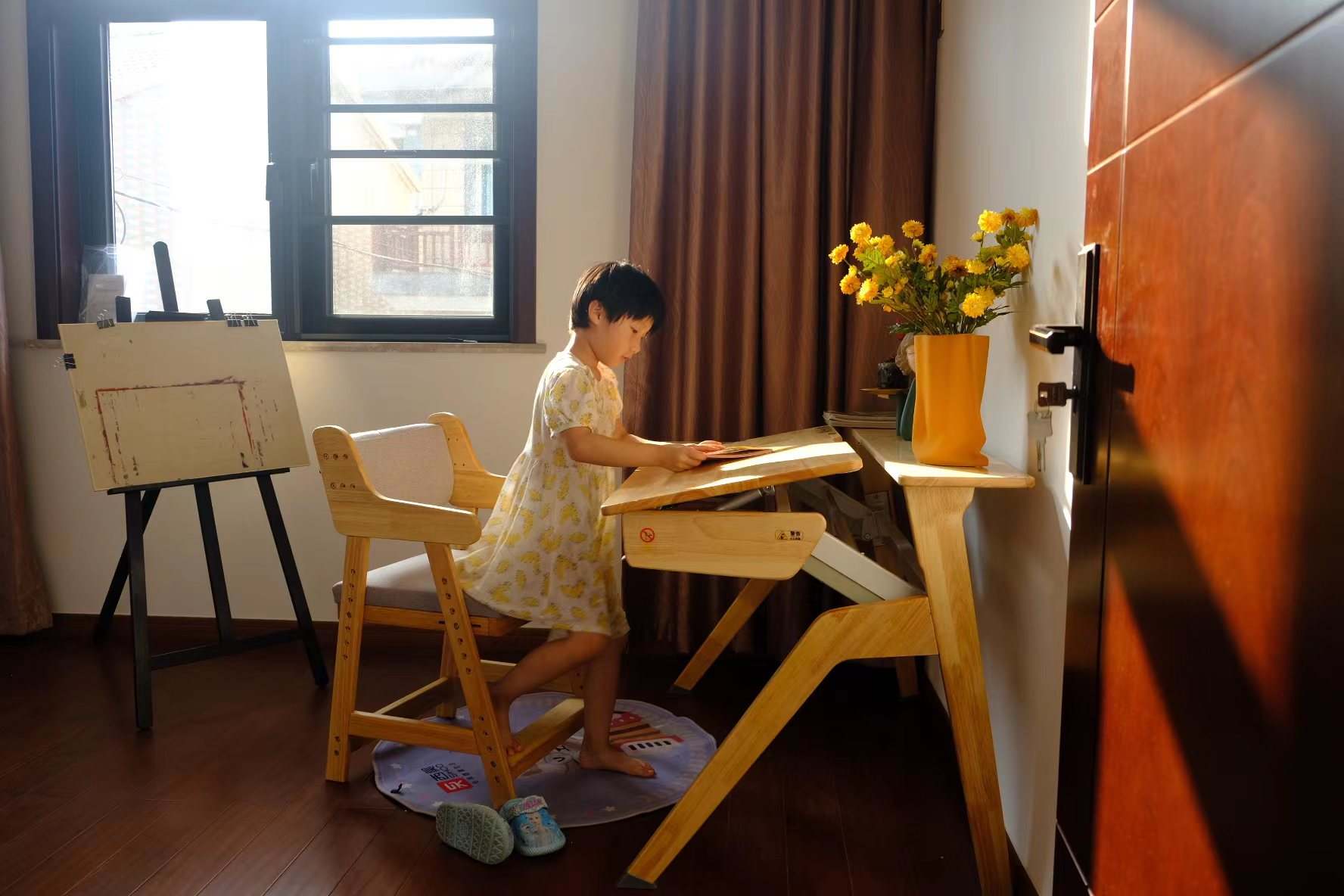 孩子实木学习桌椅怎么选,如何选择儿童学习桌椅