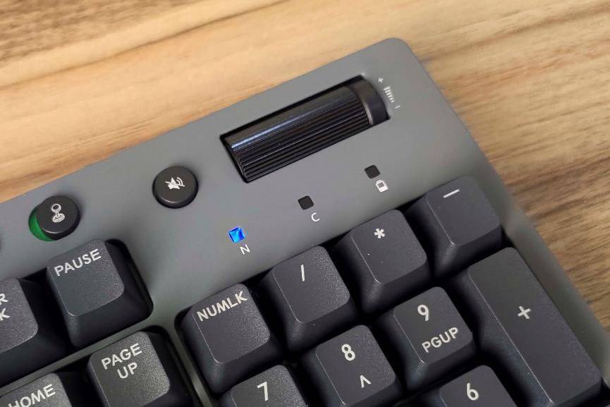 键盘没坏但无法正常打字怎么回事,键盘不能输入了按哪个键能恢复