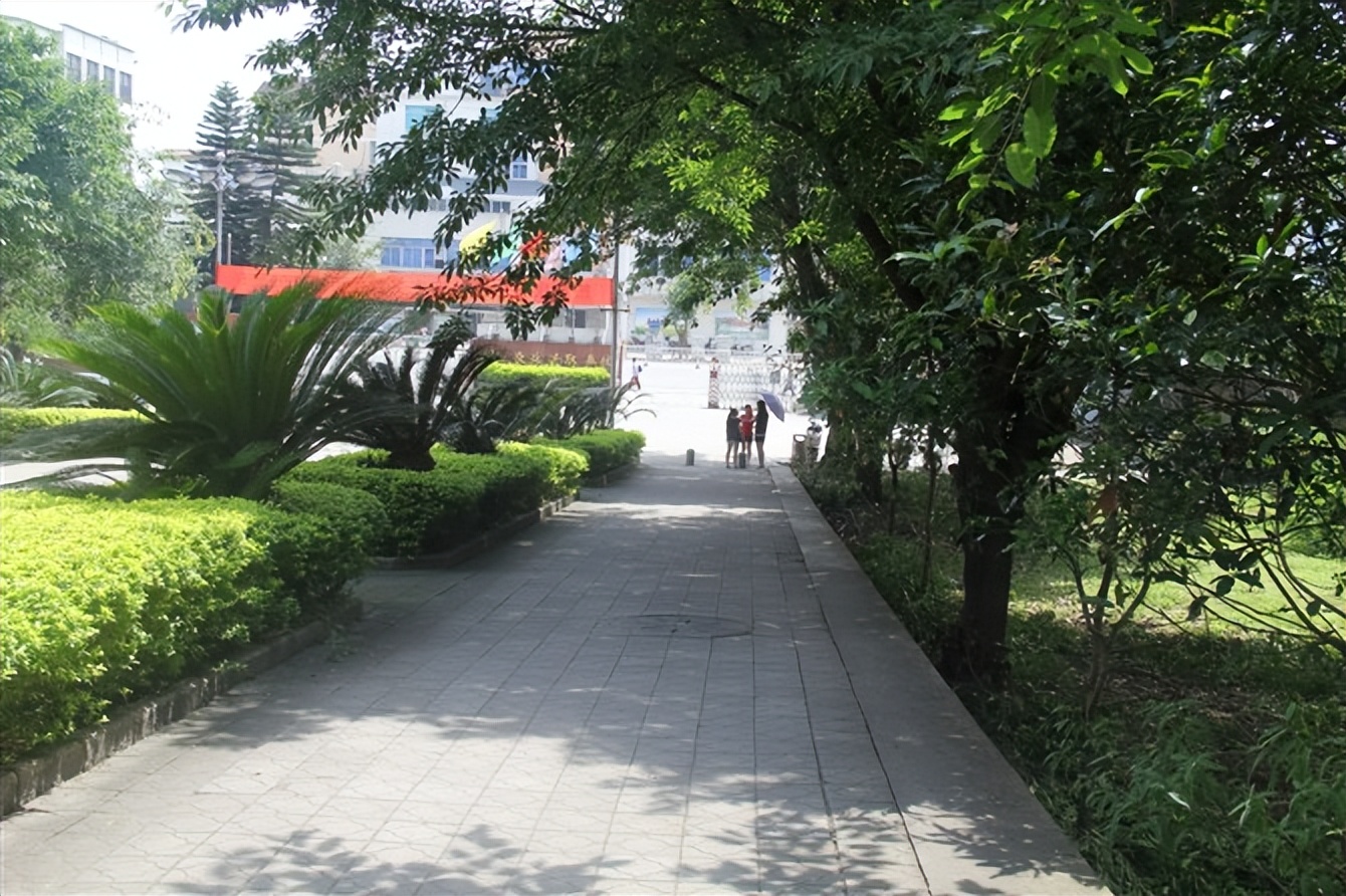 重返高中母校,宁德师范学院东侨校区新生报到