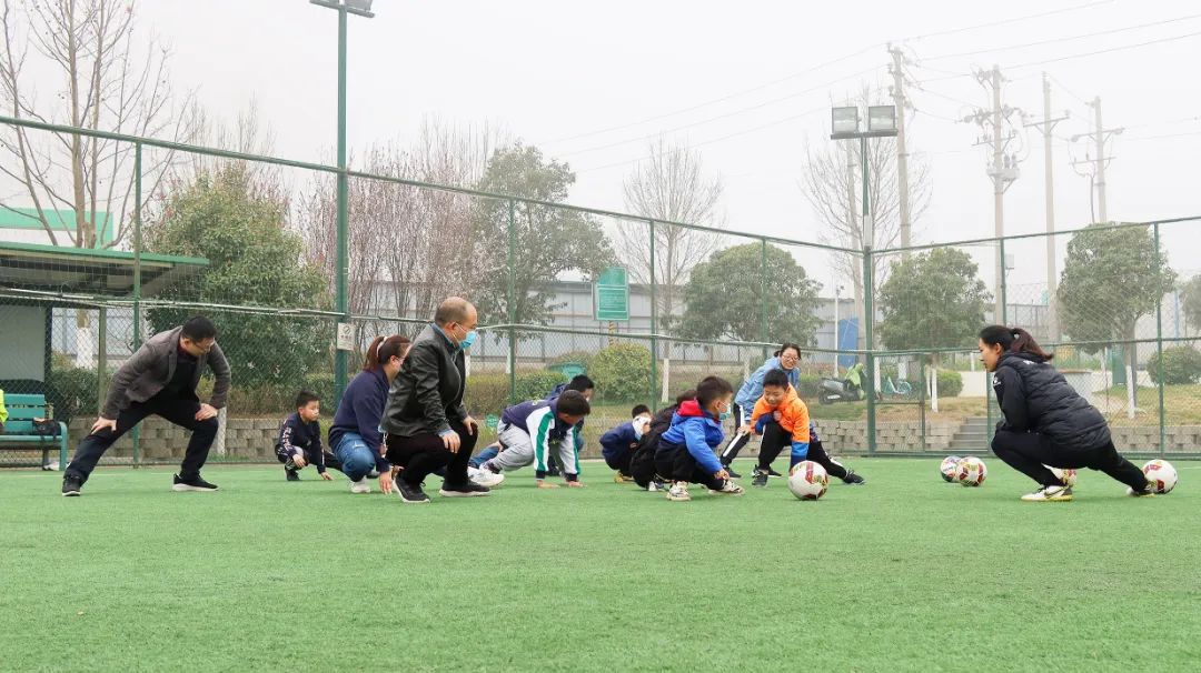 全民健身日健身盛宴点燃运动激情,周末公益养生课