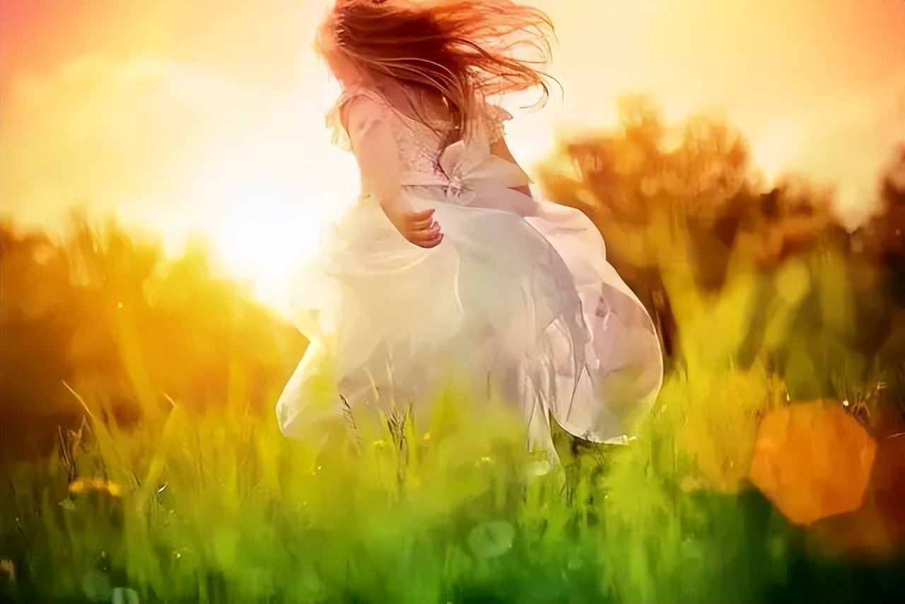 女人最好的状态是读书赚钱变美,一个女人最好的活法读书和赚钱