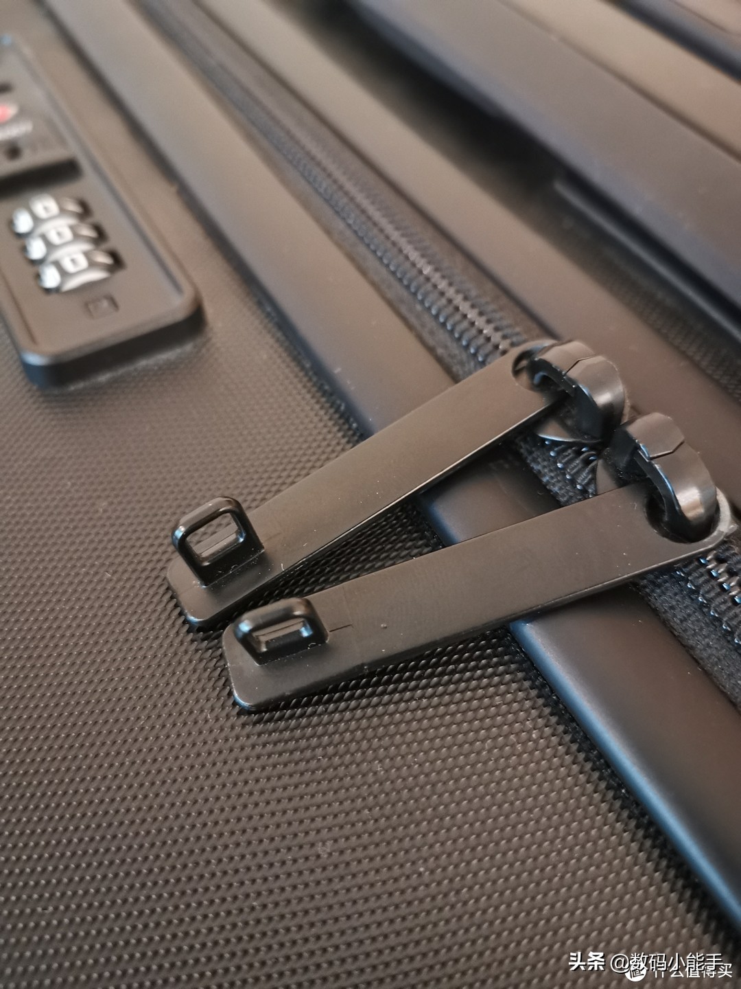 level8地平线八号行李箱颜色,地平线8号行李箱尺寸对比