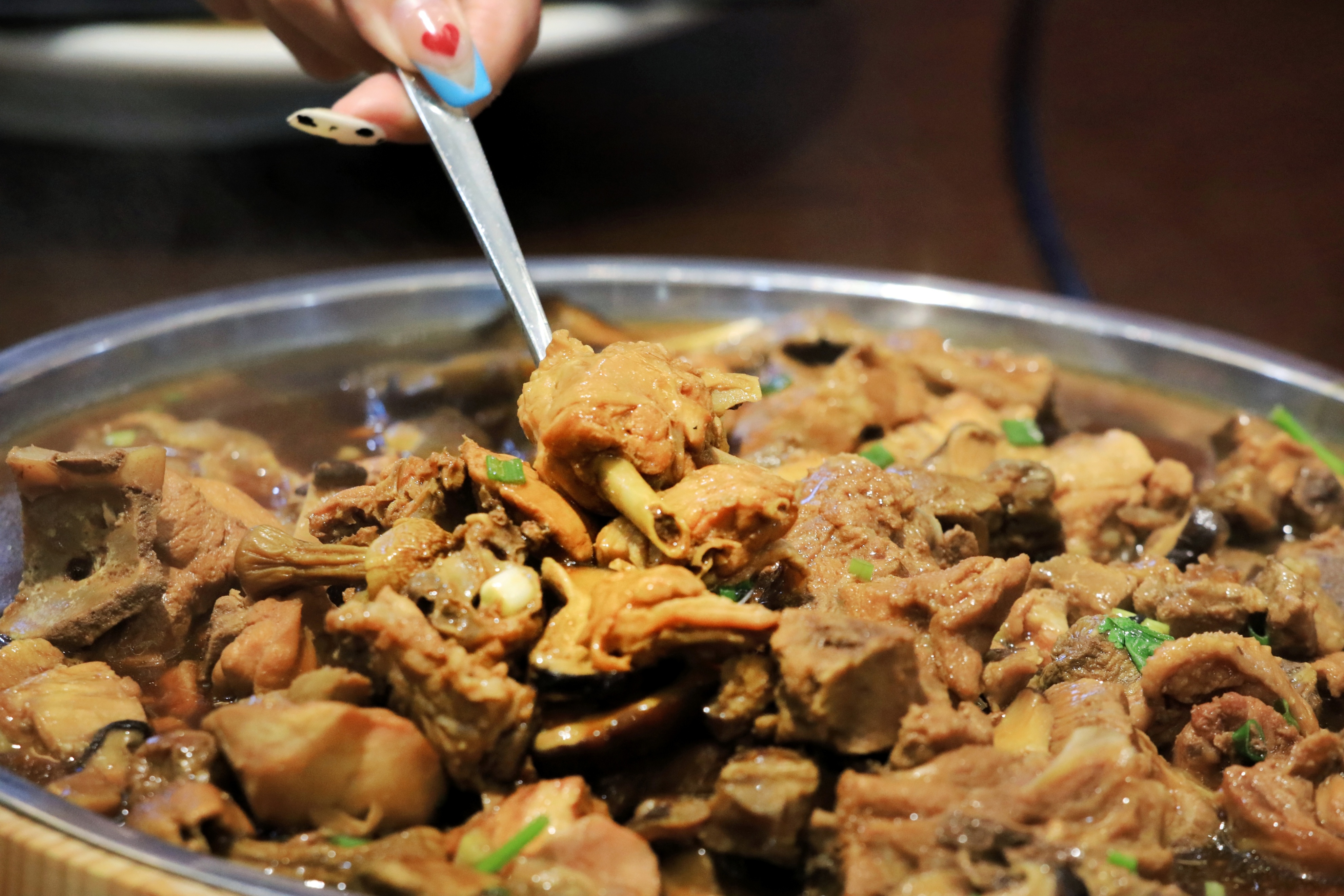 好客山东人吃大葱,山东龙口有什么好吃的美食推荐