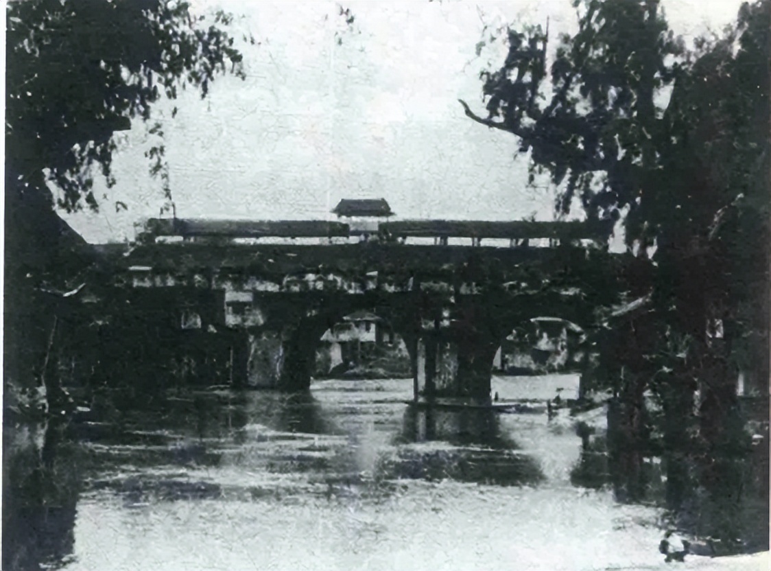 沈从文笔下的渡船,沈从文诞辰120周年纪念版图书