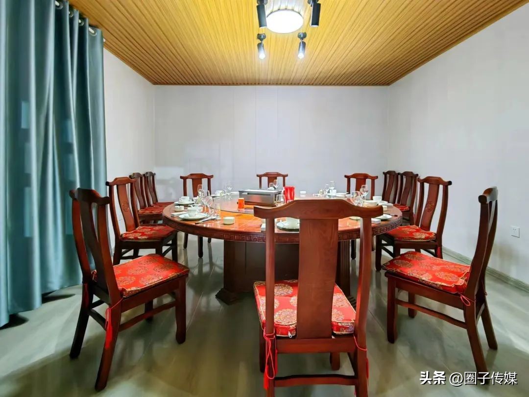 探幽鲜踪，隐匿在南郊宾馆的一处秘境，【中土啤酒花园】