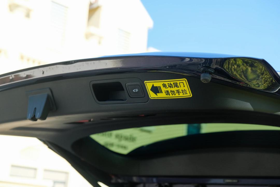 有着“越级能力”的国货MPV，会是你的菜吗？——二手荣威iMAX8