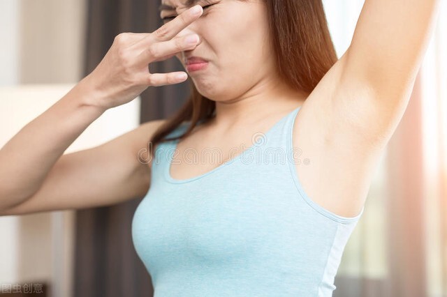“体香”秒变“体臭”！身体发出这样的异味要警惕大病来袭