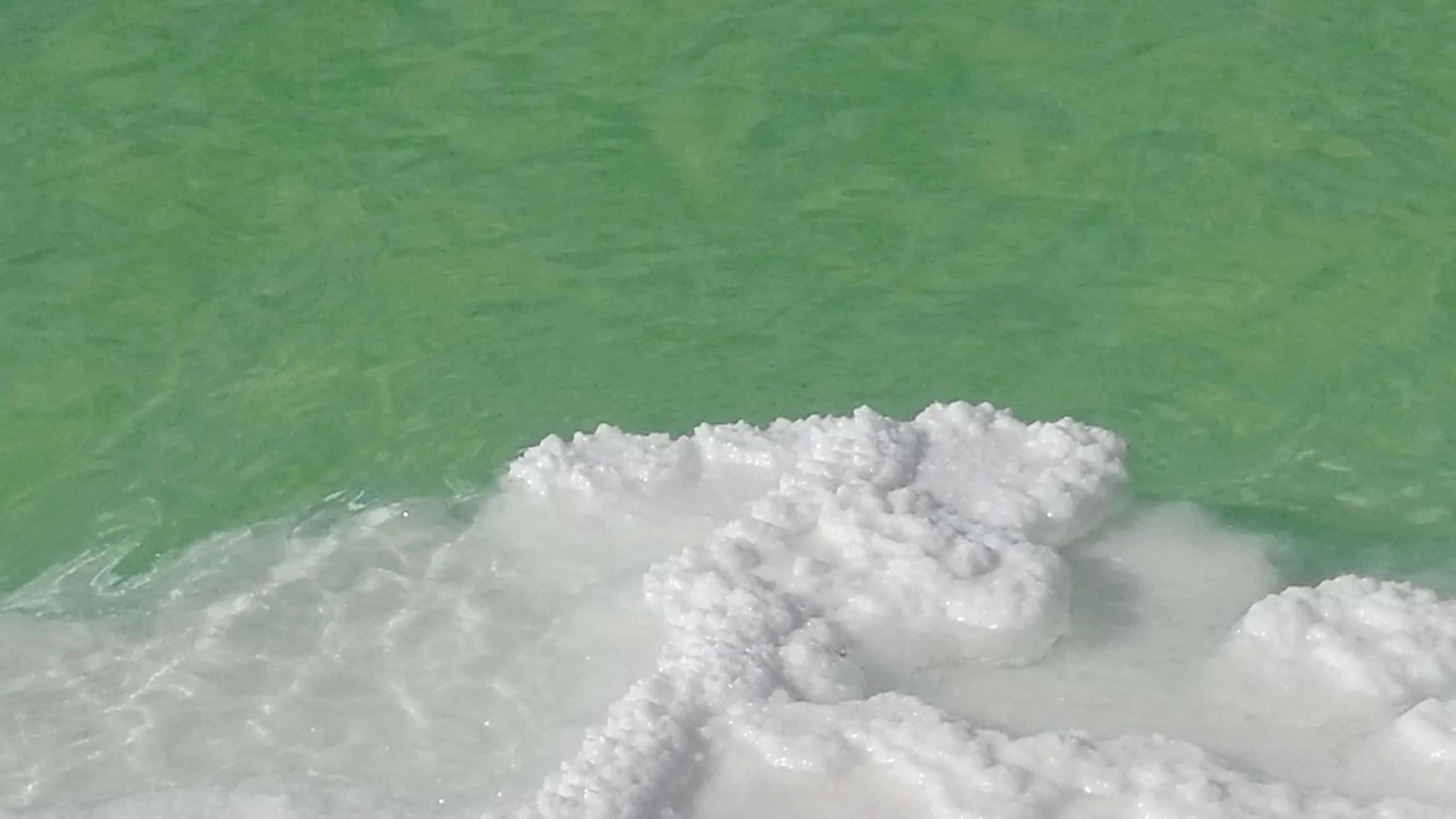 青藏高原青海西部翡翠湖一日游,自驾青海茫崖翡翠湖入新疆路线