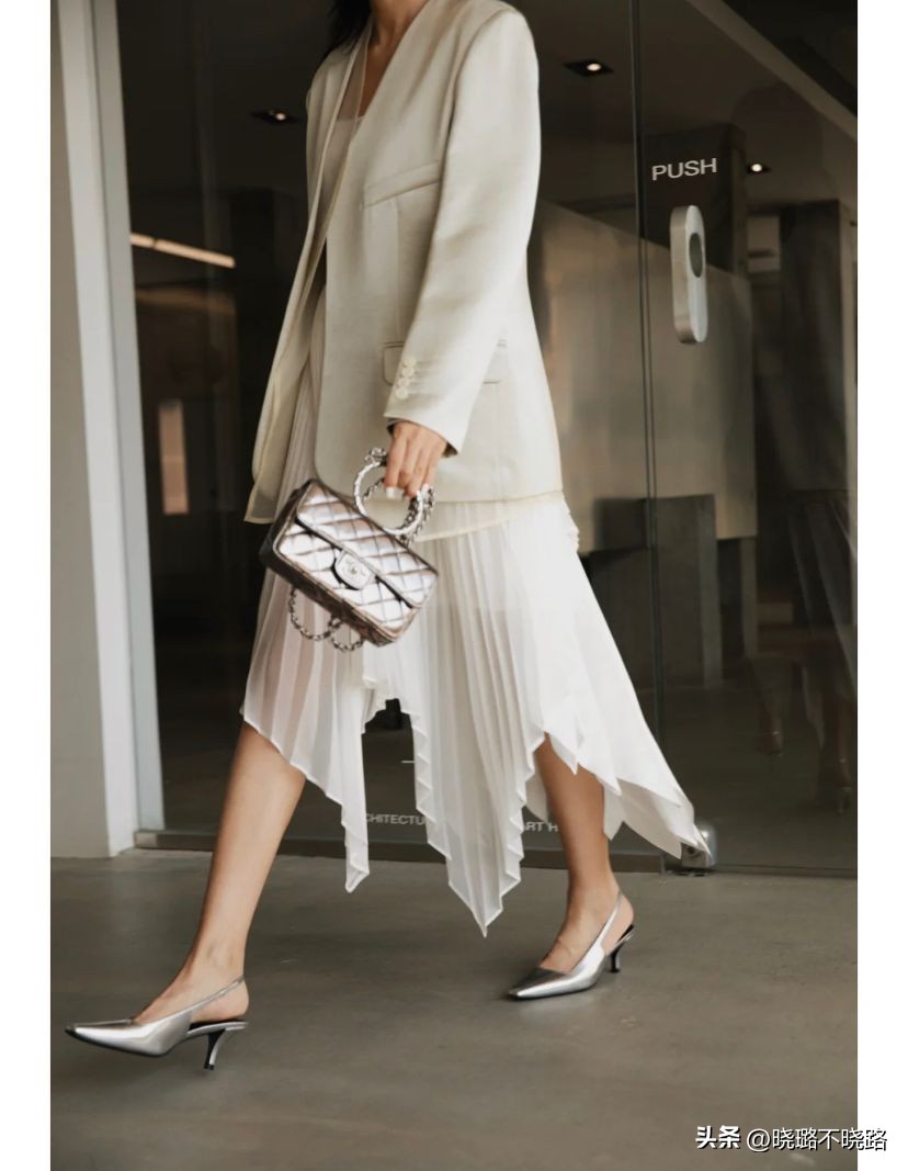 今年夏季流行的高帮休闲镂空鞋,2021早秋款时尚潮流百搭休闲鞋