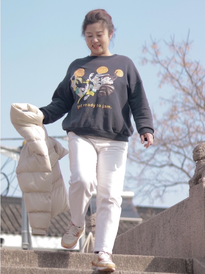 女人过了30穿什么样的裤子才好看,女人上了年纪就应该穿得成熟一点