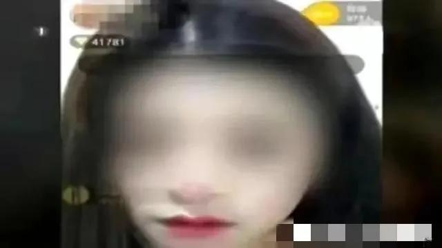 黄鳝门”事件，女子将黄鳝塞入*体下**引关注，灰色行业到底多无耻