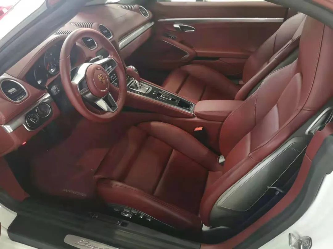 18款保时捷718敞篷2.5t二手多少钱,保时捷718新款敞篷车顶配落地价