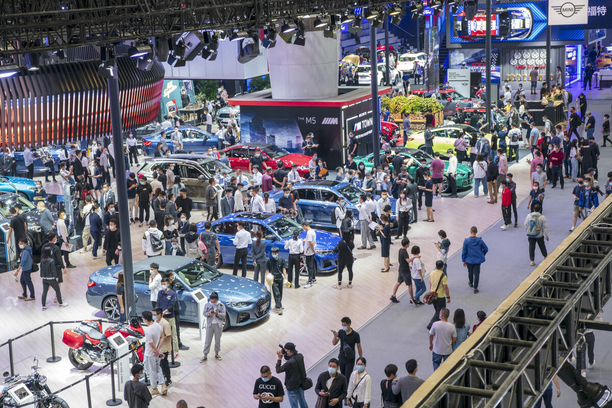 什么情况股票连续跌停,什么情况a股超2400只个股下跌