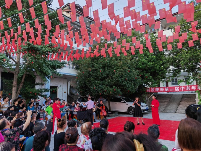 夏天去哪里游凉都六盘水,贵州六盘水哪个地方最凉快