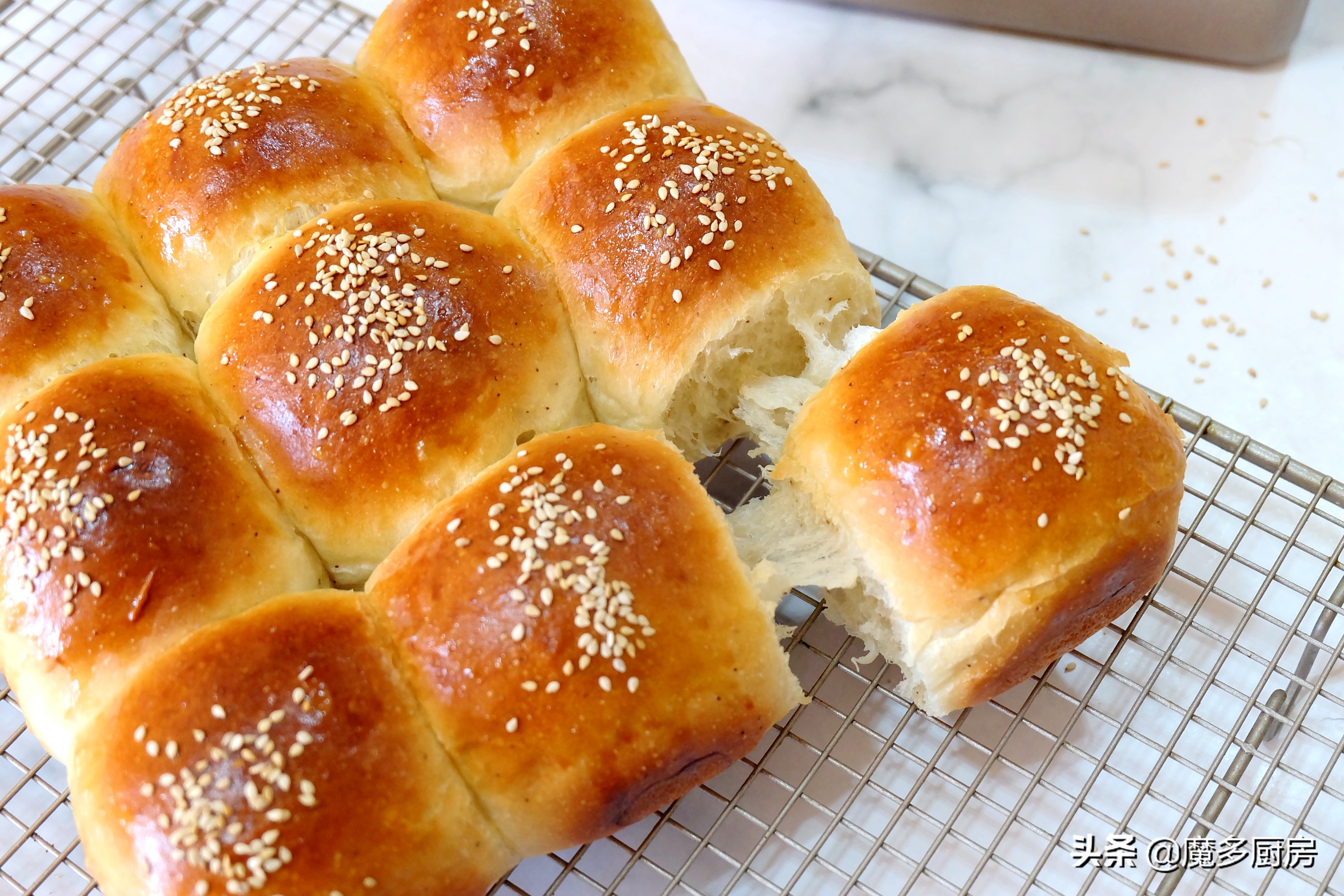 想吃面包不要买教你最简单的做法,全麦小面包无糖无油适合早餐