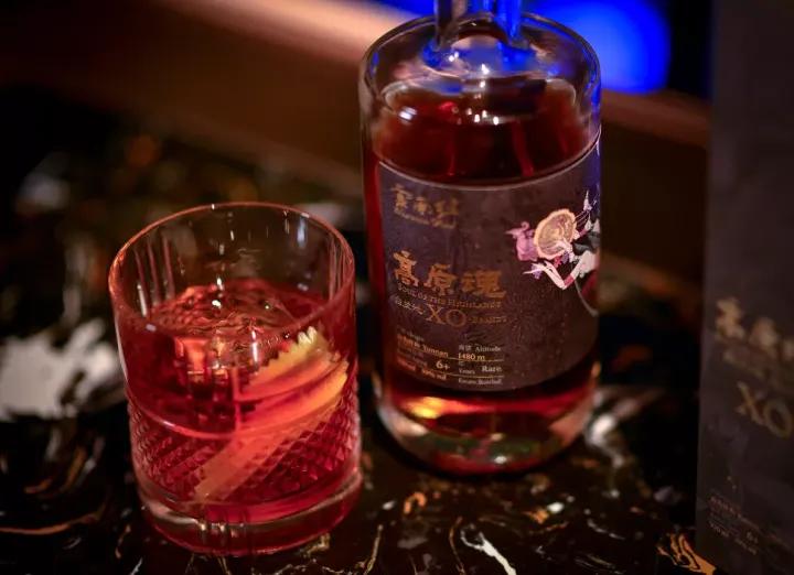 云南红葡萄烈酒怎么喝,云南红高原玫瑰全汁葡萄酒