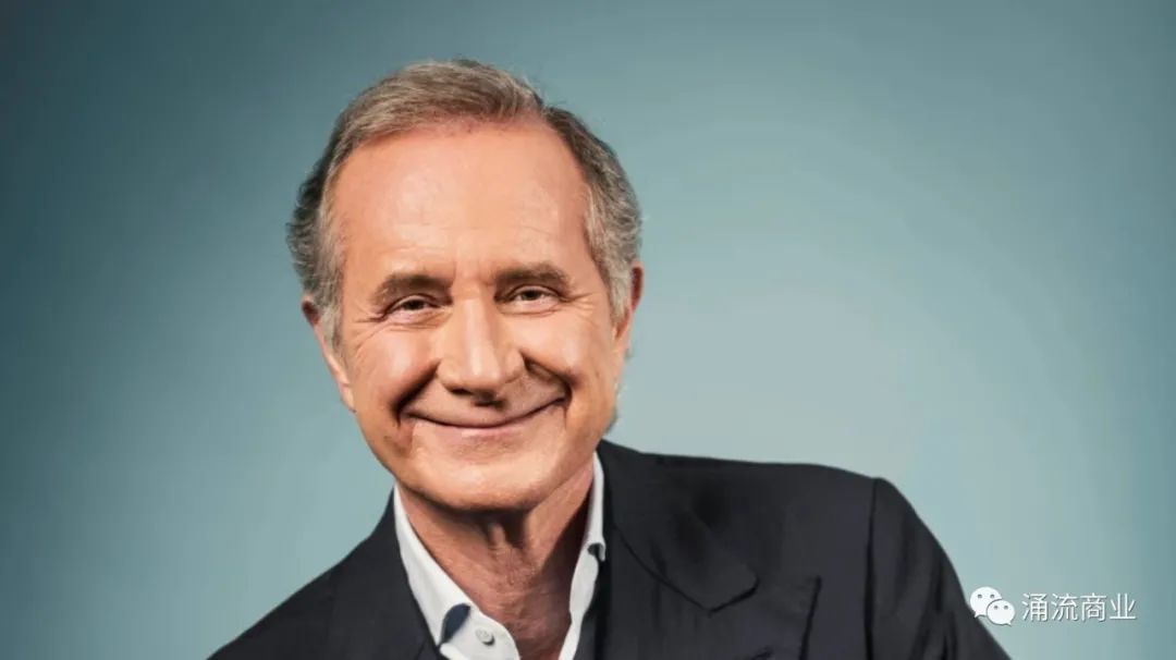 雅诗兰黛店门,雅诗兰黛在门口拐角