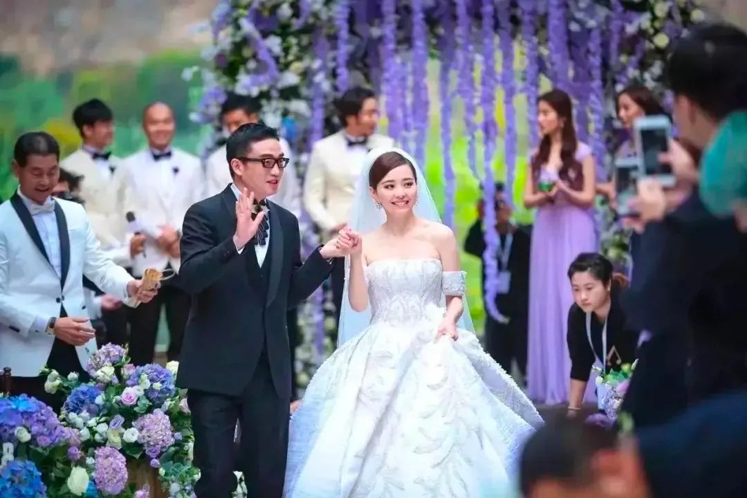 张靓颖为主动染新冠道歉,张靓颖称其主动染新冠