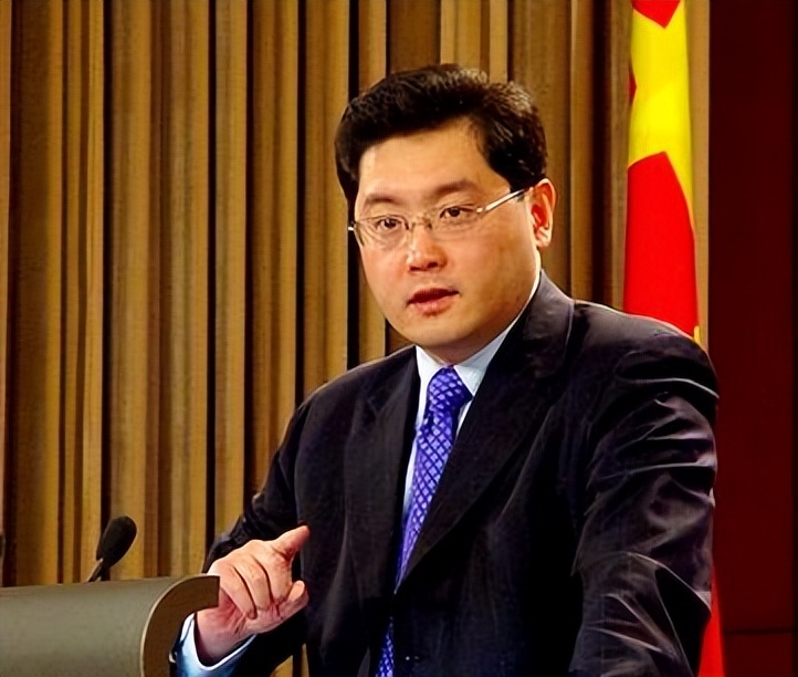 中美再度接触，秦刚只谈了30分钟就登上专机访欧，释放什么信号？