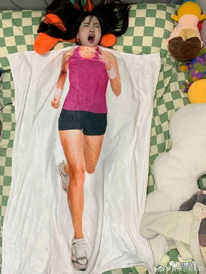 女友穿吊带裙男朋友的反应,女友买了新裙子