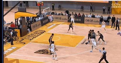 广厦对阵辽宁孙铭徽,孙铭徽怒喷裁判