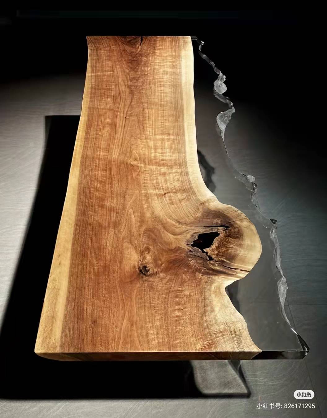 国外顶级实木桌打造,设计感实木桌推荐