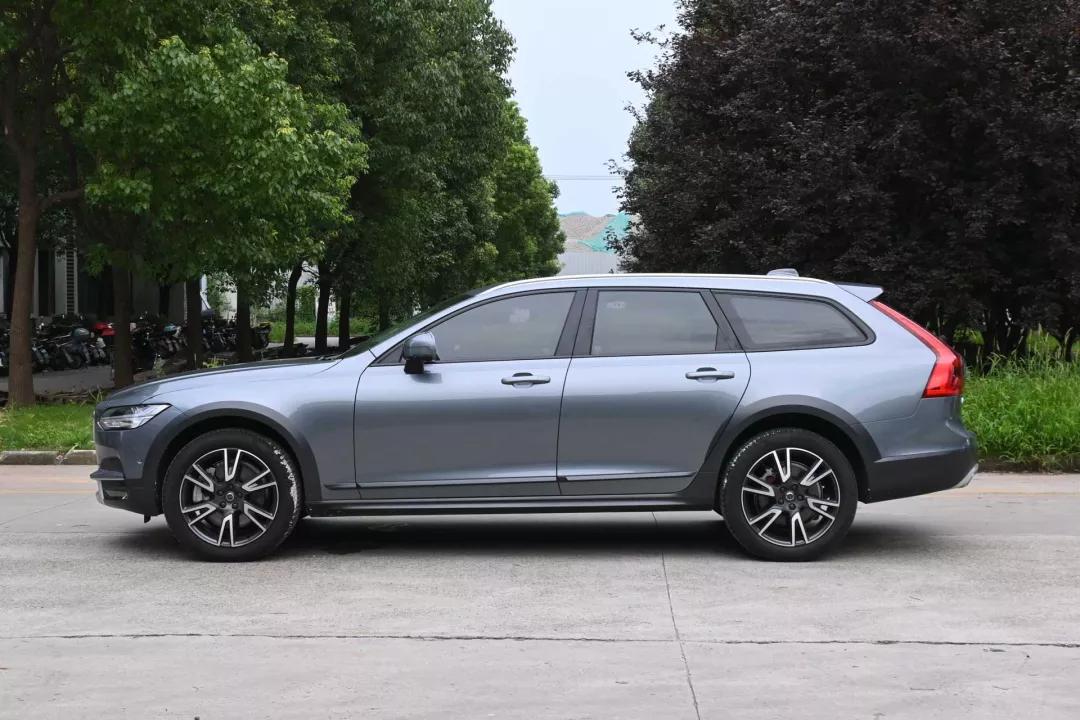 沃尔沃v90cc2022款试驾评测,沃尔沃v90和v90cc对比试驾