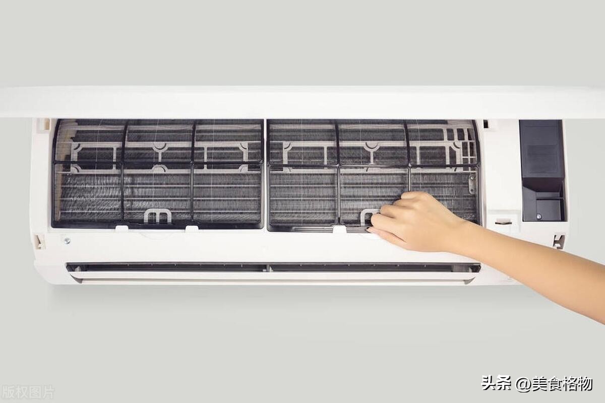 空调吹出的风有异味怎么解决,空调吹出来的风怎么有一股臭味