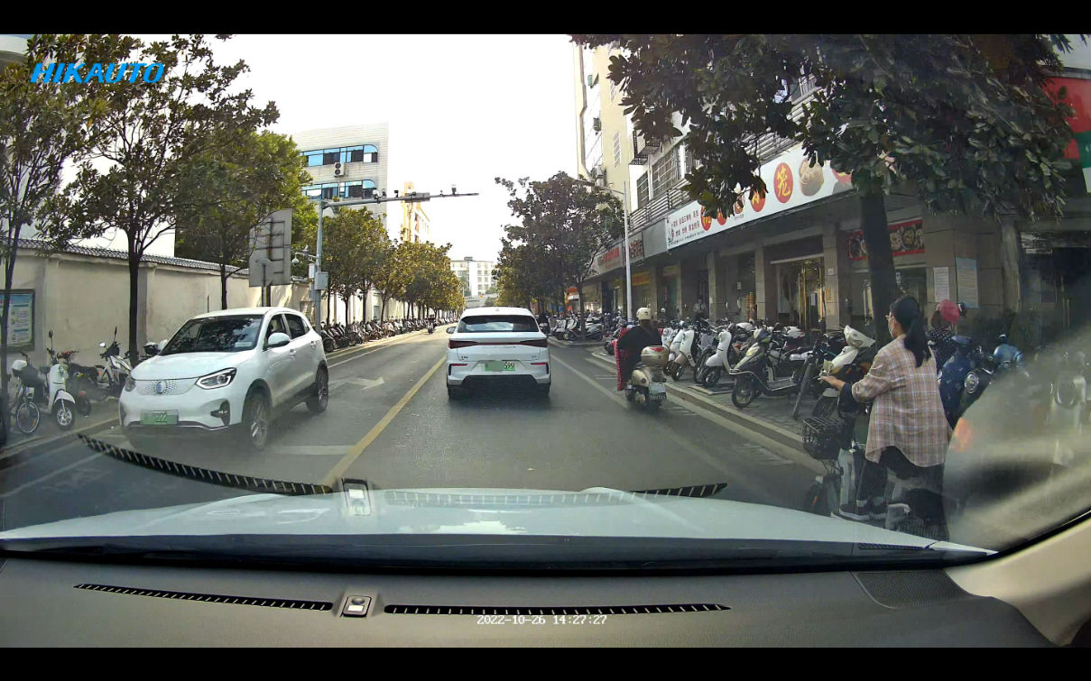 360g900和海康威视c8夜间行车对比,海康威视与360行车记录仪哪个更好