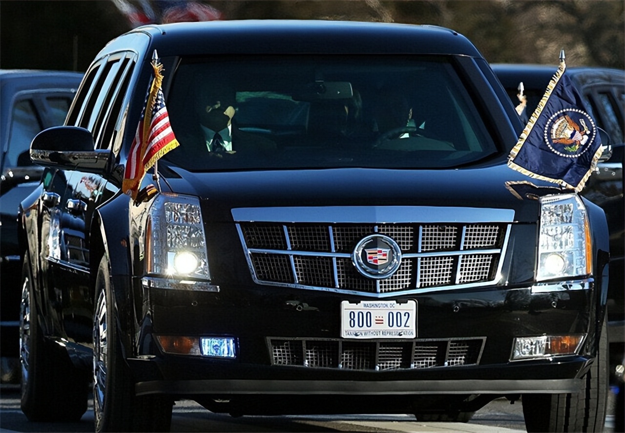 拜登的座驾和普京的座驾对比,普京的车和拜登的车谁更强