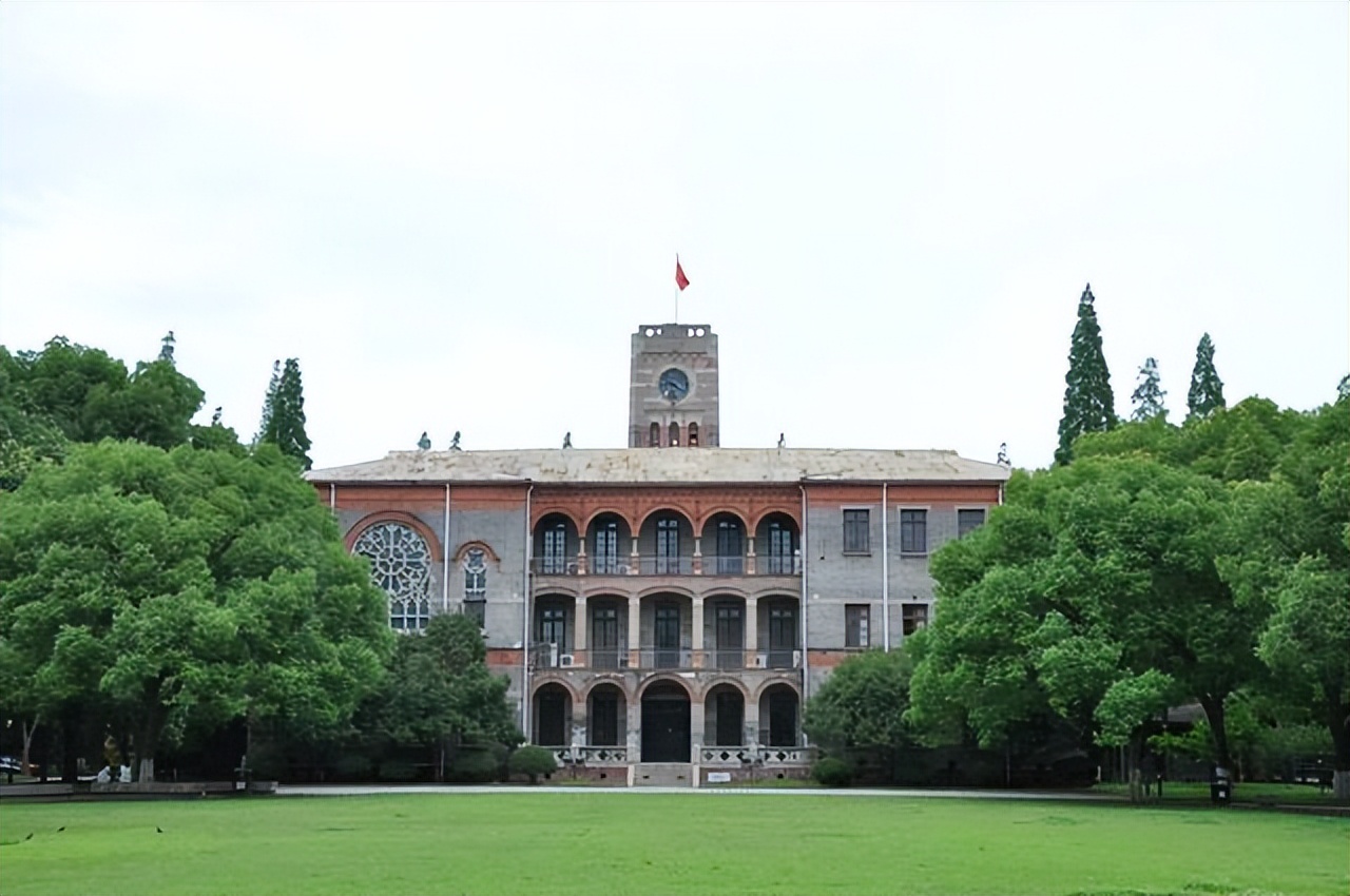 南昌大学和郑大实力对比,南昌大学是发展最快的211吗