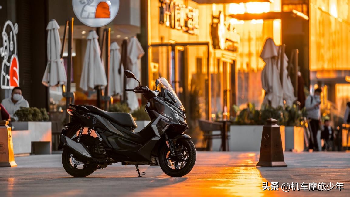 豪爵摩托车hj125-23a质量怎么样,豪爵hj125t-25vf踏板摩托车测评