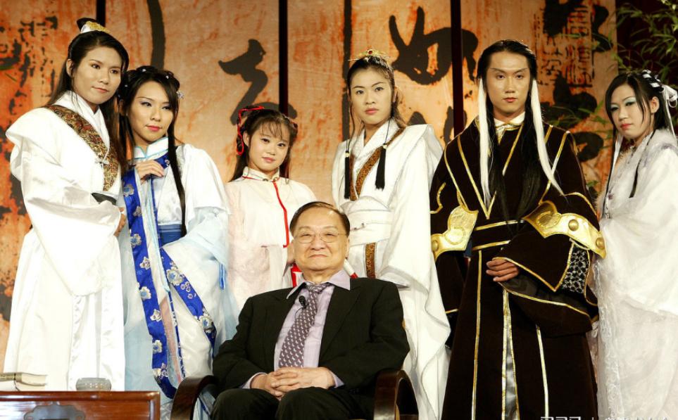 重庆富二代每月零花钱20万,破产后把80岁母亲*养送**老院,开直播还债