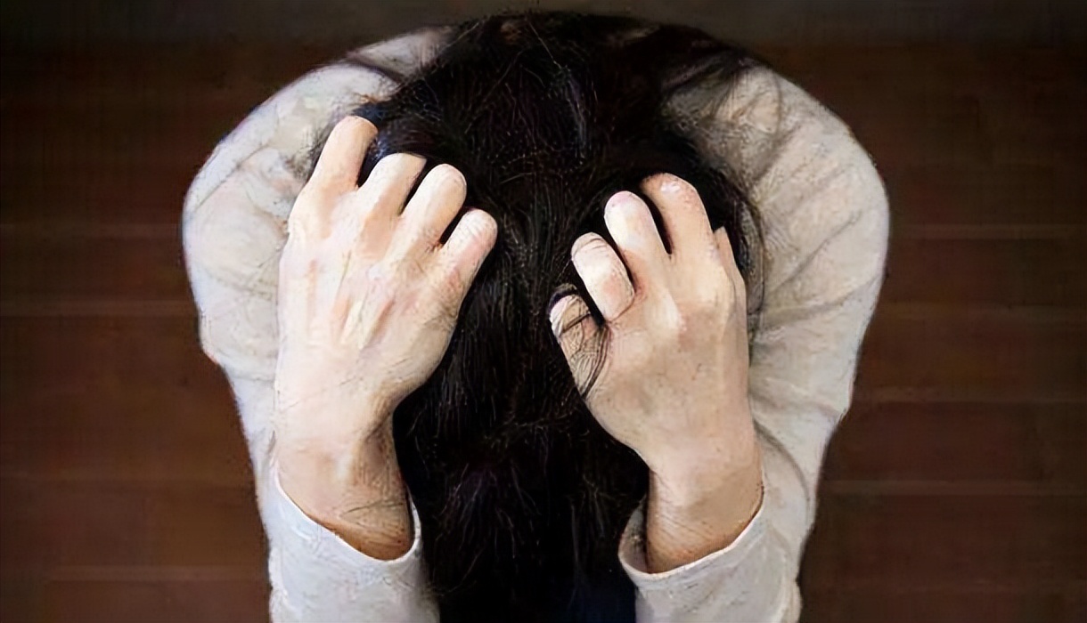 月经刚走时别急着做4件事,月经即将离开有什么症状