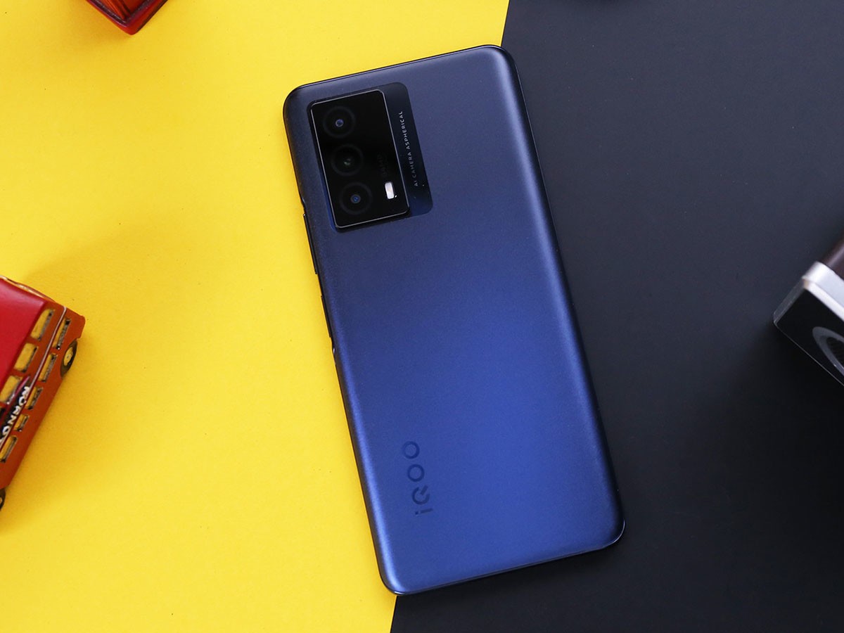 刚出的iqooz5值不值得买,现在iqooz5还值得入手吗