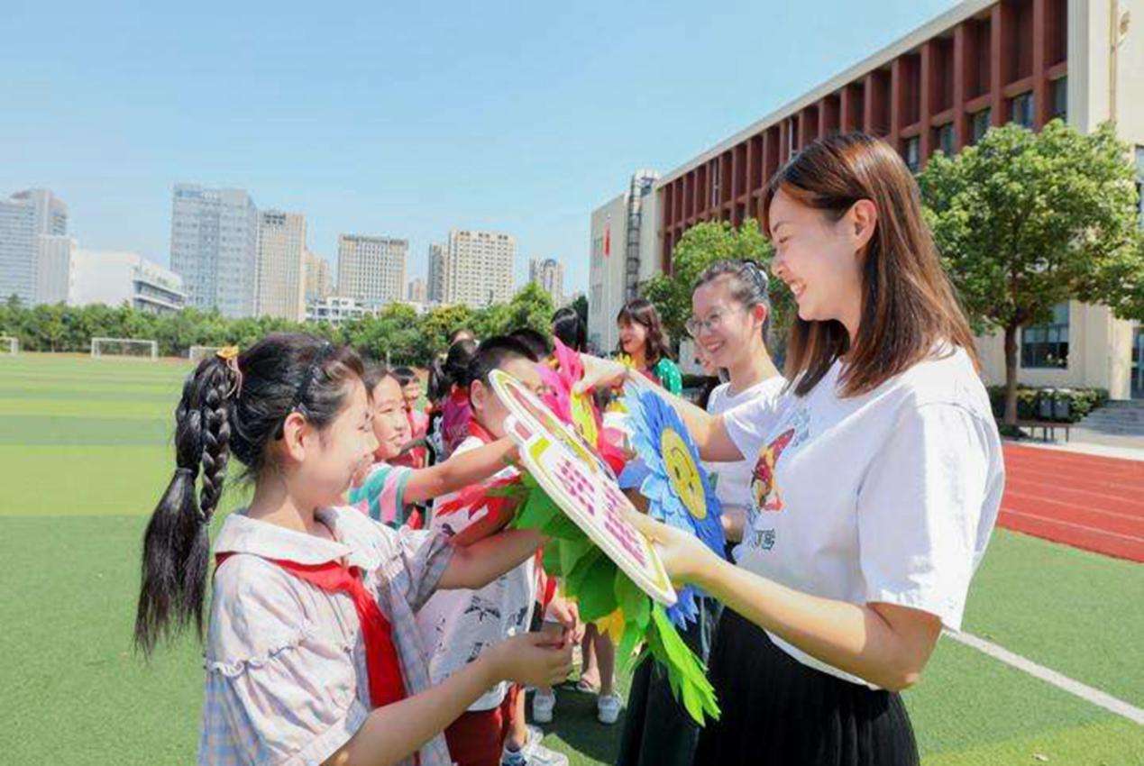 教师节将至，需不需要给老师准备礼品？不妨听听过来人怎么说