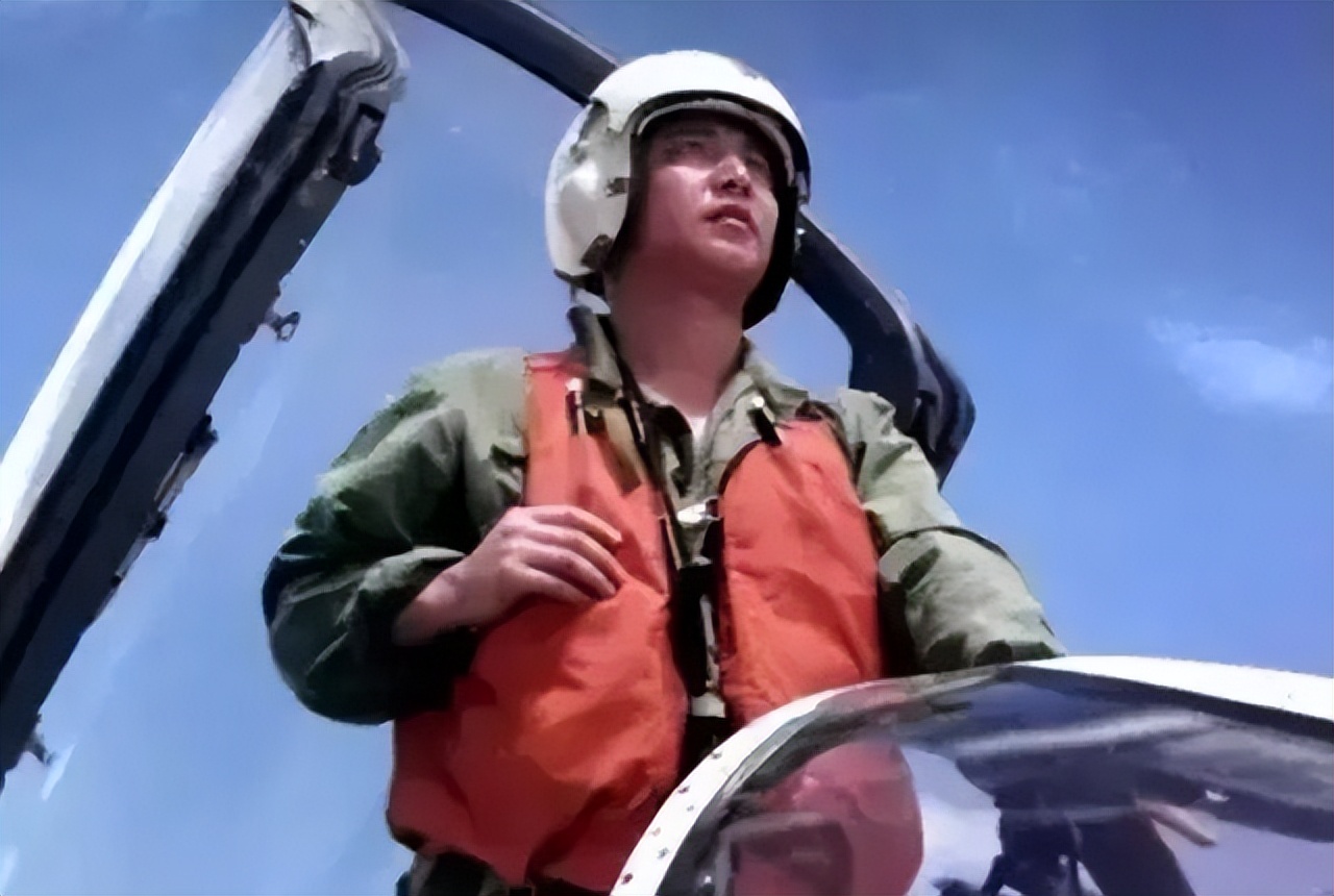 南海撞机后，中国从大卸八块的美国侦察机里，获得了哪些技术？