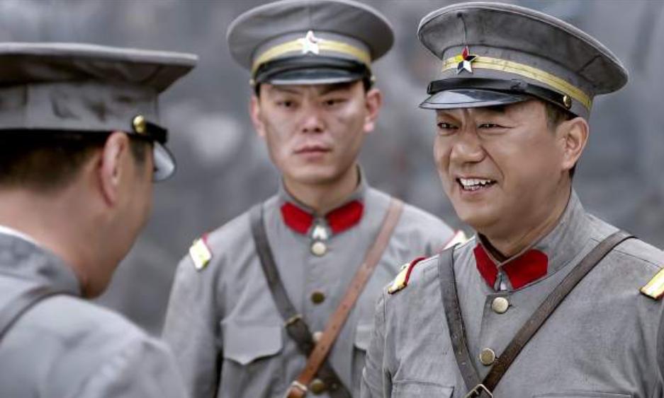 生死线打拼10年,穷小子彭德怀,为何从军后一路升迁?多亏2贵人