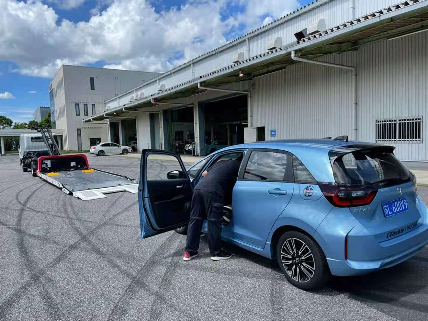 本田飞度最好的改装,国外本田三厢飞度改装