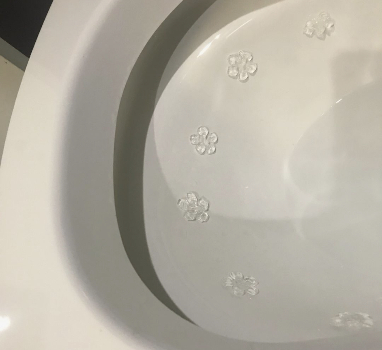 马桶内的黄色污垢怎么去除,马桶里面的黄色污垢怎么去除