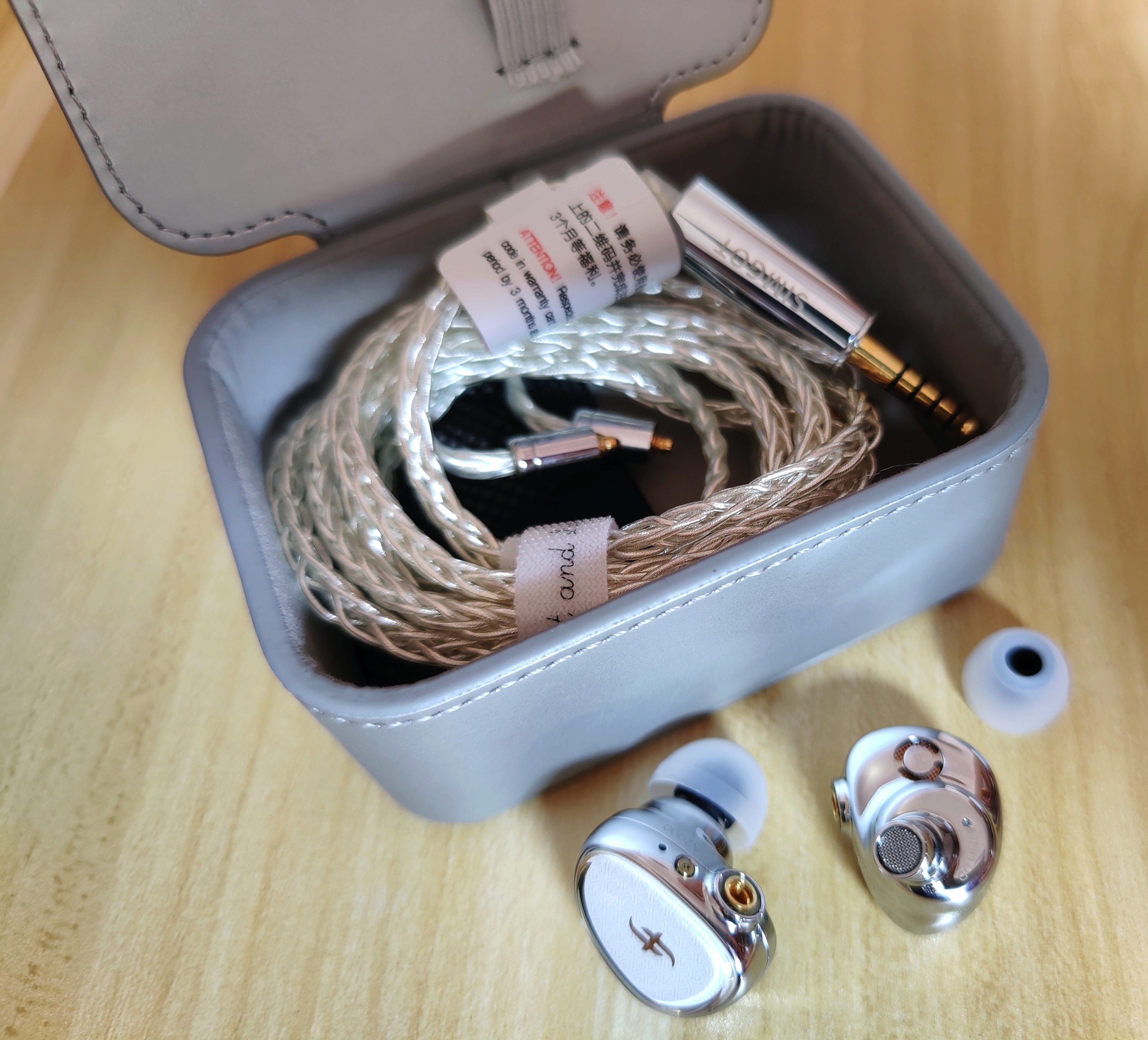 兴戈ea2000对比苹果耳机,兴戈ea2000搭配播放器