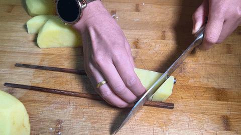 旋转薯塔怎么做酥脆,薯塔在家里怎么炸